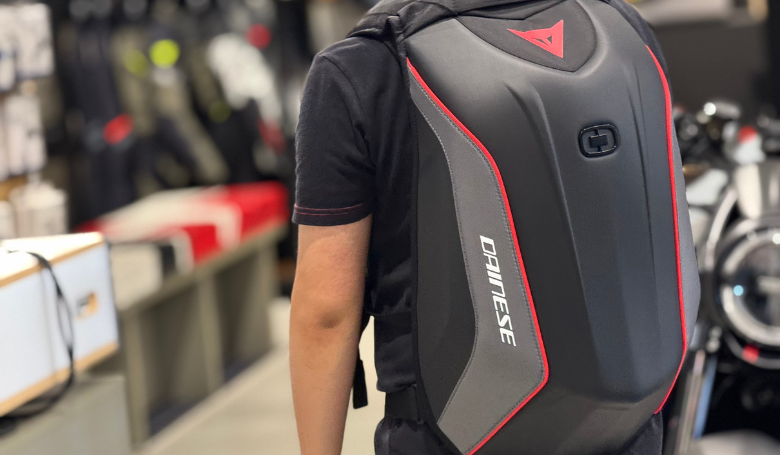 ダイネーゼ バックパック 【D-MACH BACKPACK】 スポーツルックスが特徴のバックパック